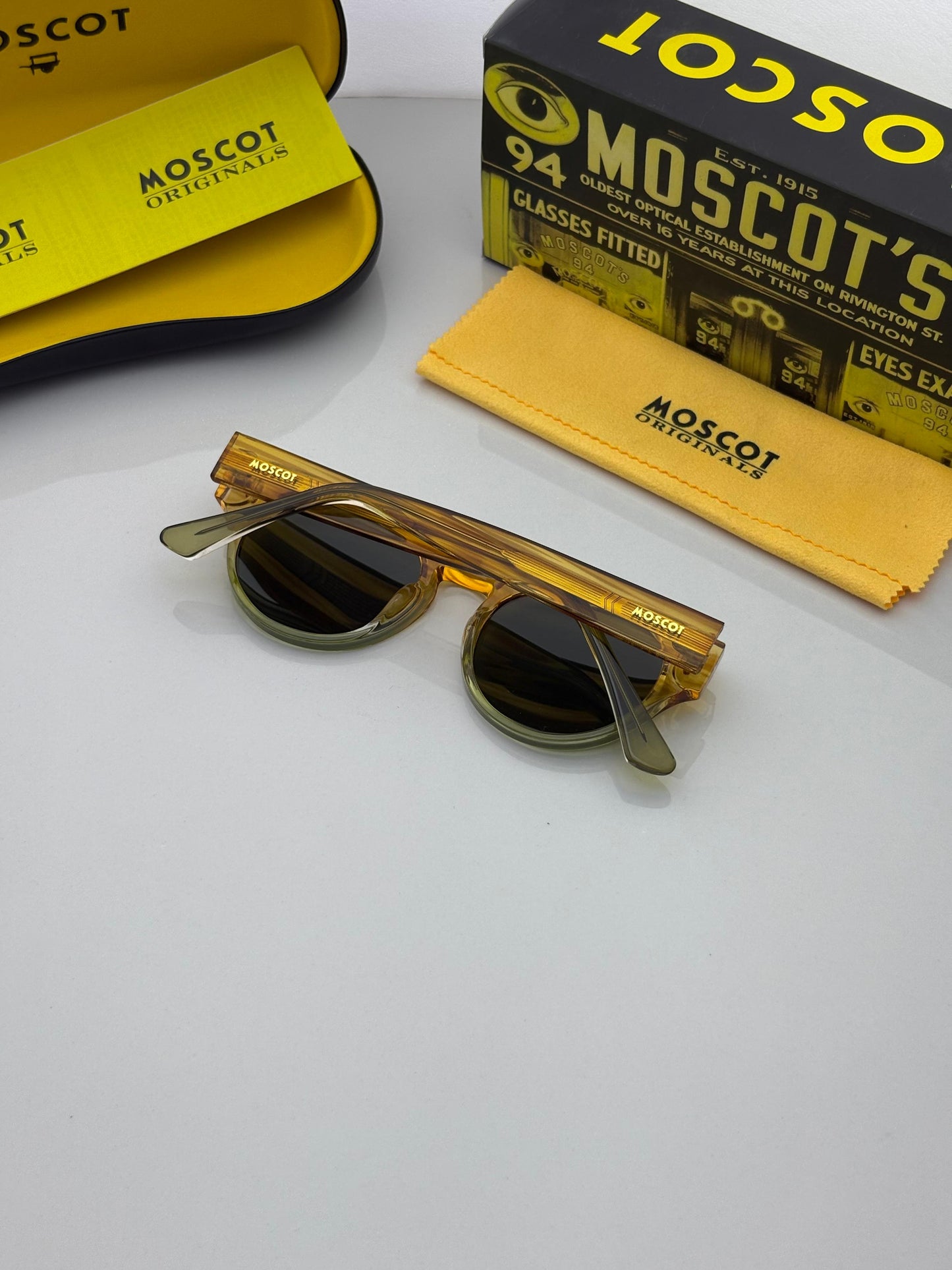 MOSCOT SUNGLASS