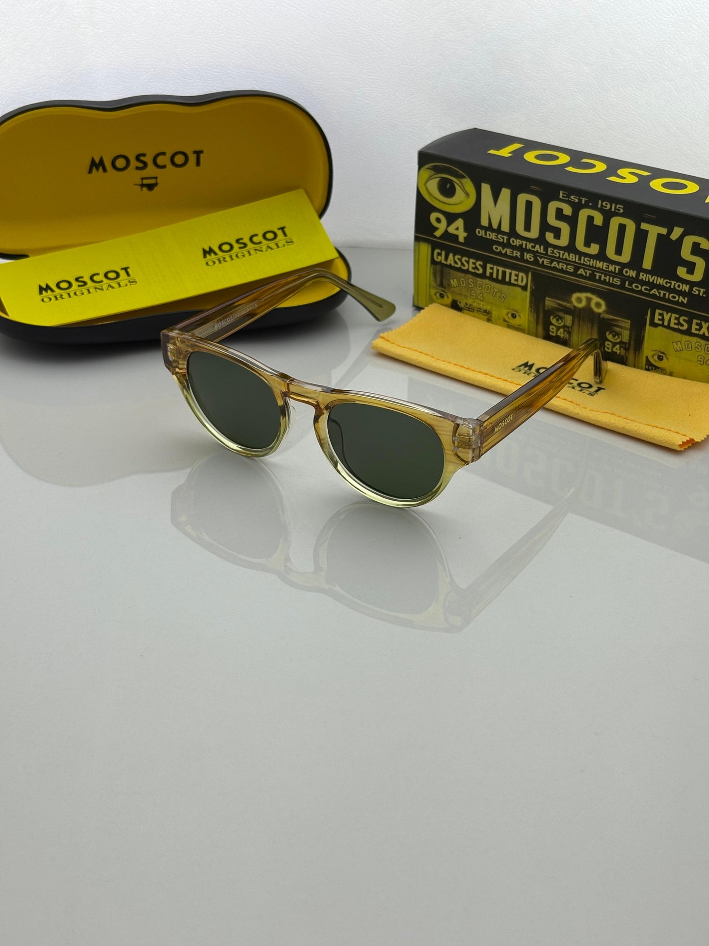 MOSCOT SUNGLASS