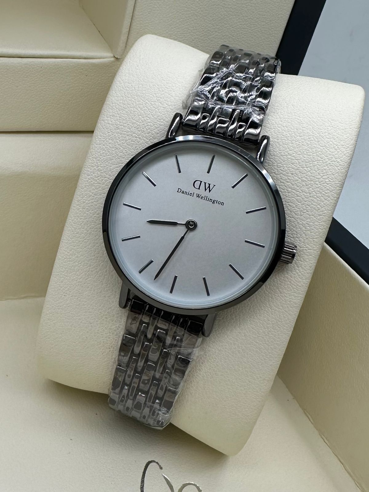 LADIES WATCH