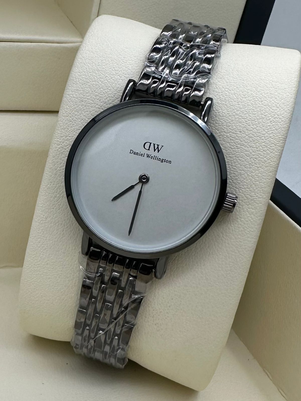 LADIES WATCH