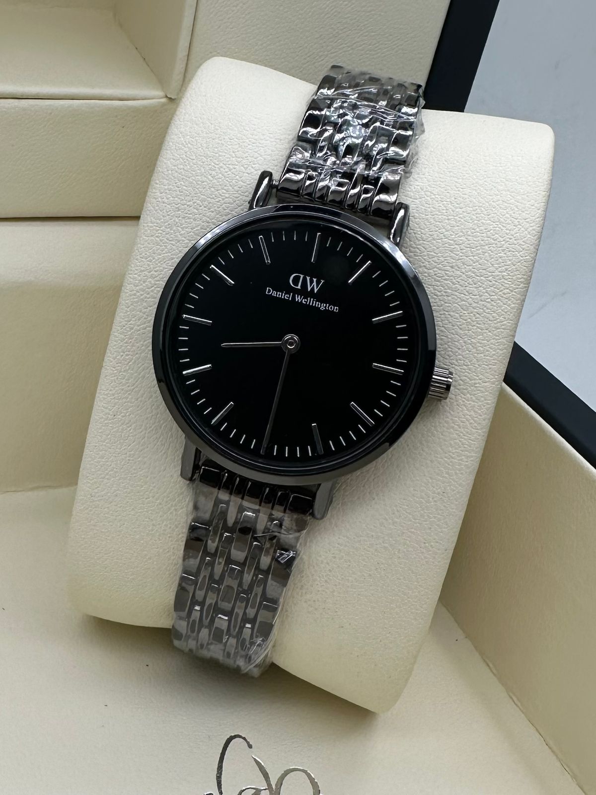 LADIES WATCH