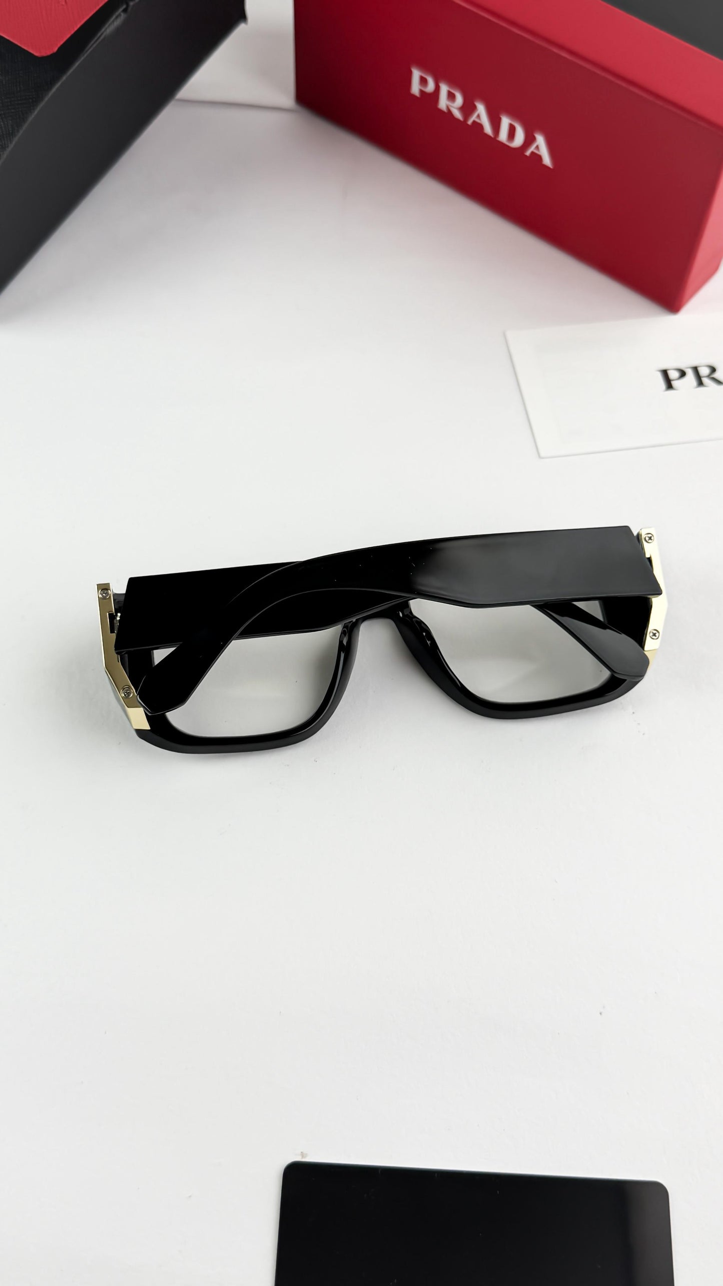 PRADA SUNGLASS