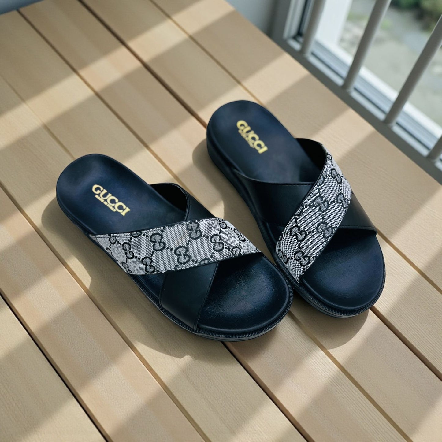 GUCCI SLIDES