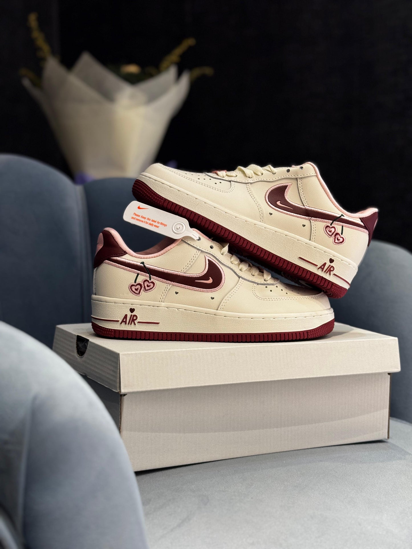 NIKE AIRFORCE 1 VALENTINES