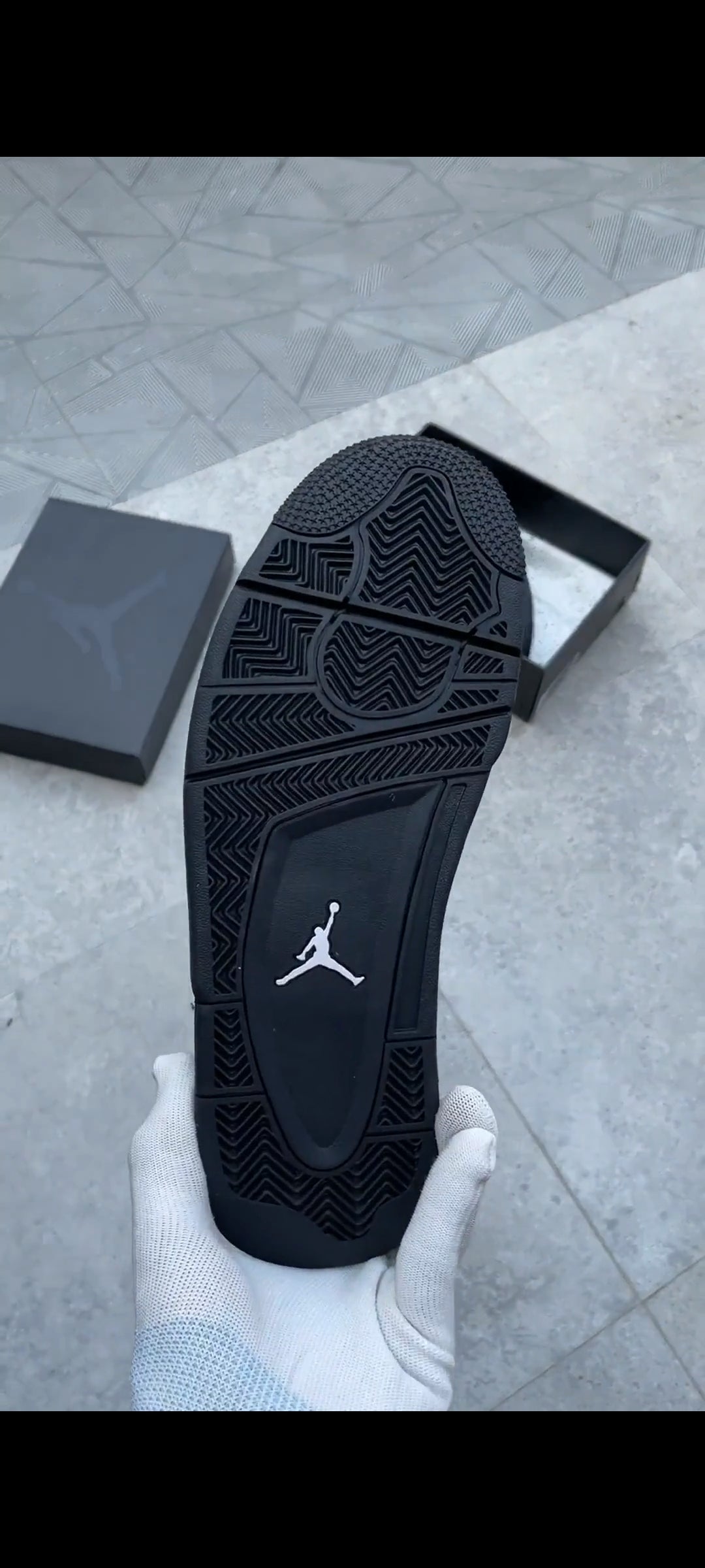AIR JORDAN RETRO 4 BLACK CAT U.A
