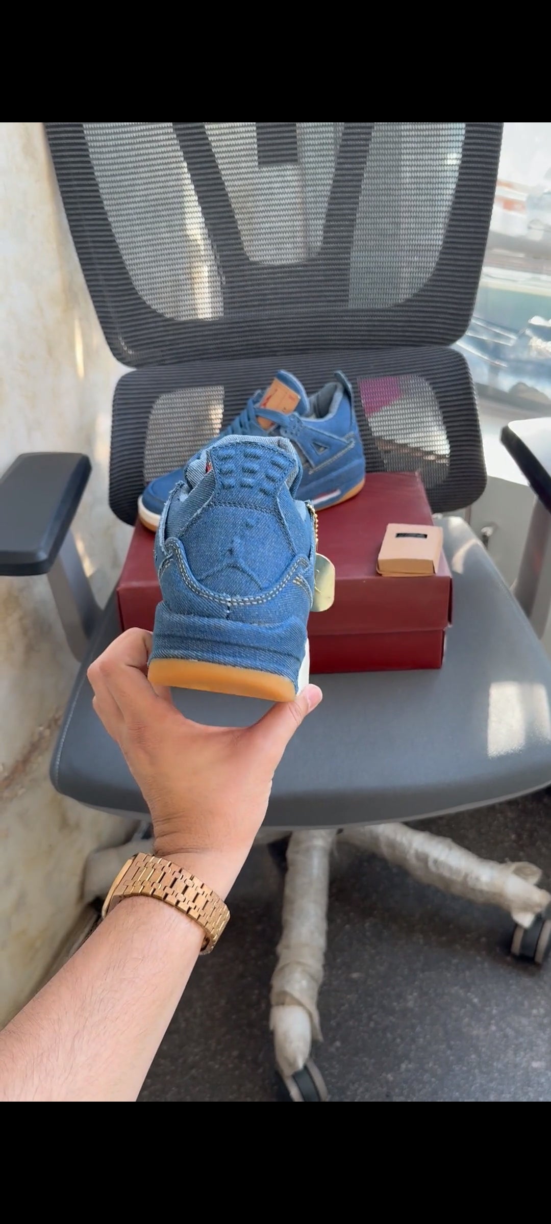 AIR JORDAN 4 X LEVIS DENIM BLUE  U.A