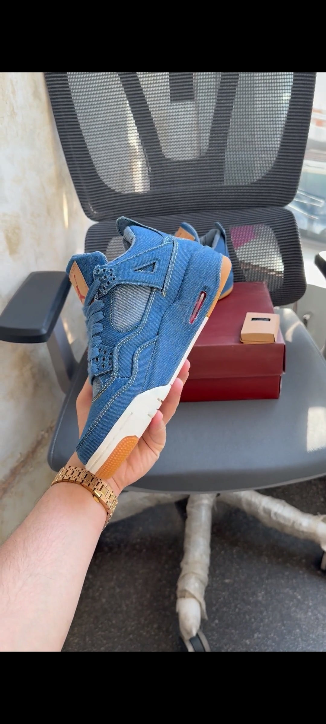 AIR JORDAN 4 X LEVIS DENIM BLUE  U.A