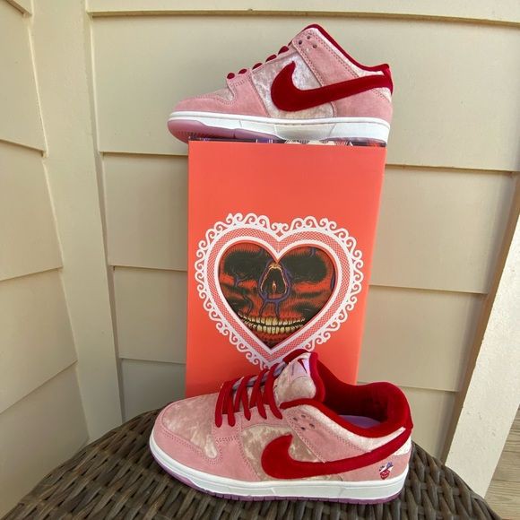 NIKE SB DUNK LOW STRANGE LOVE UA QUALITY