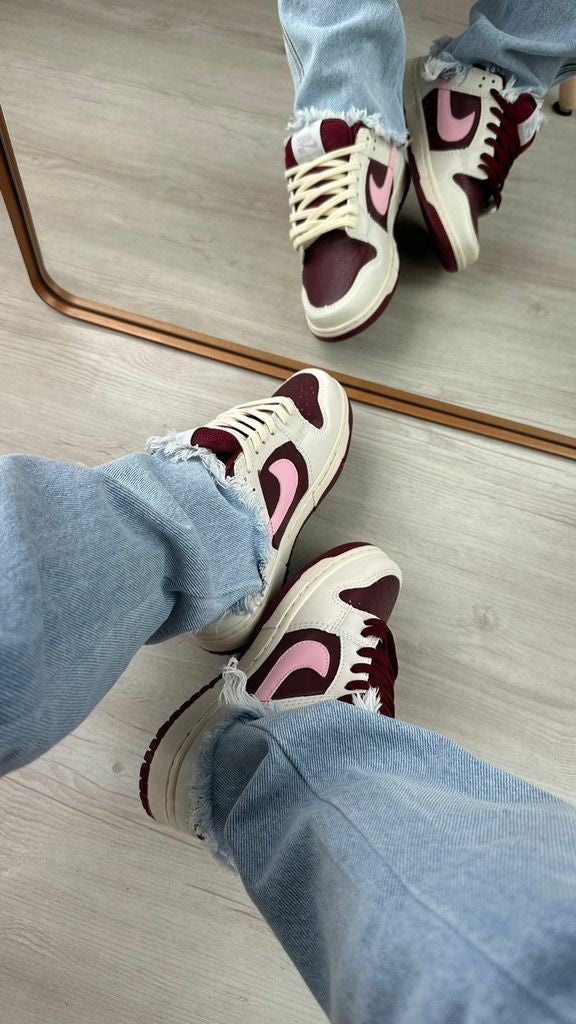 NIKE SB DUNK LOW VALENTINE'S DAY