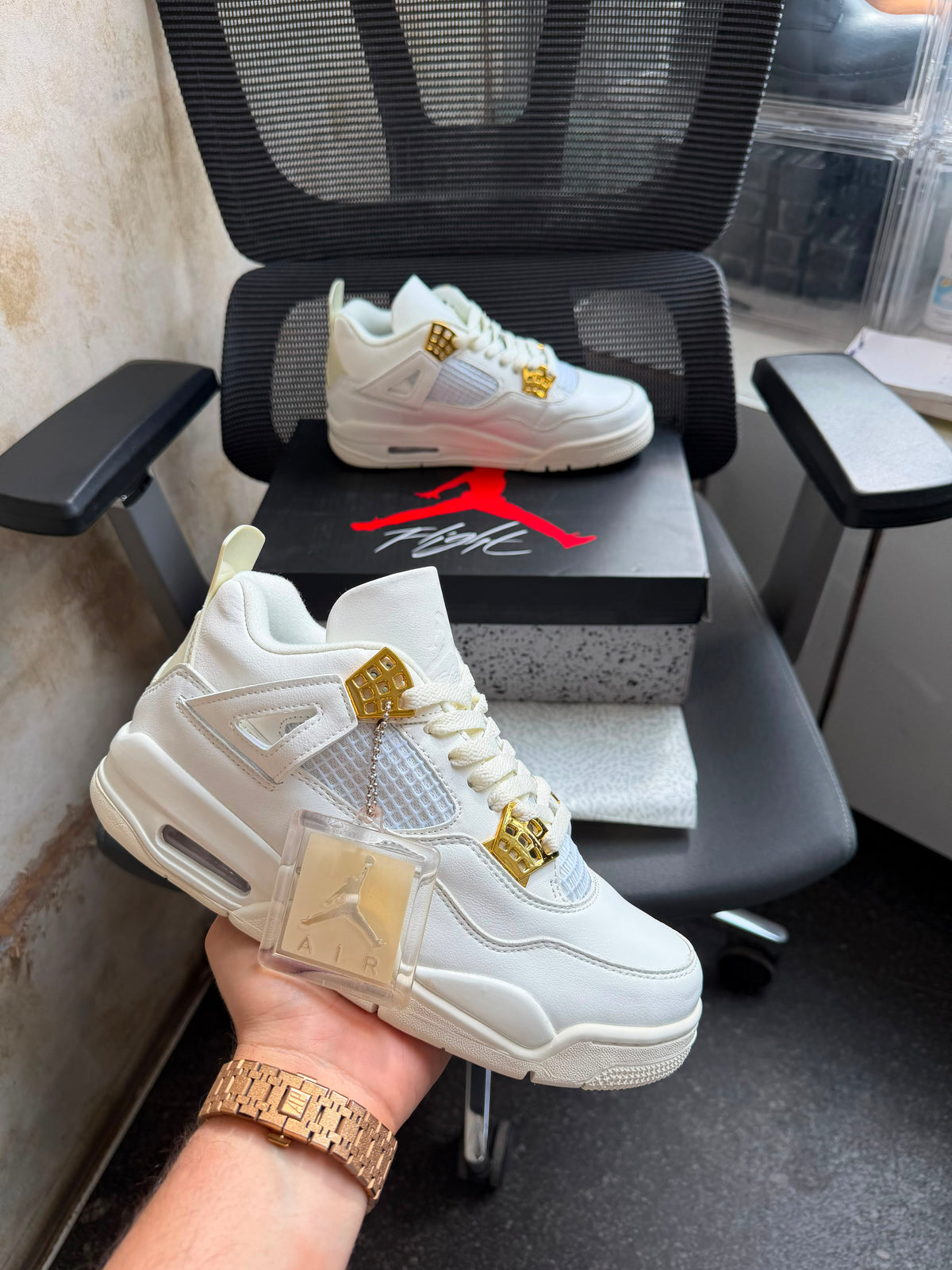 NIKE AIR JORDAN 4 RETRO METALLIC GOLD