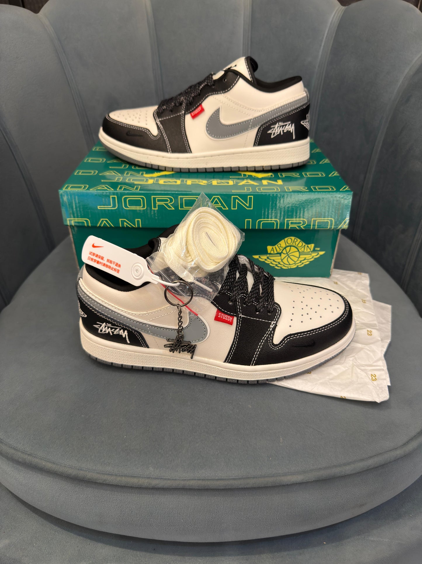 AIR JORDANS RETRO 1 X STUSSY BLACK GREY
