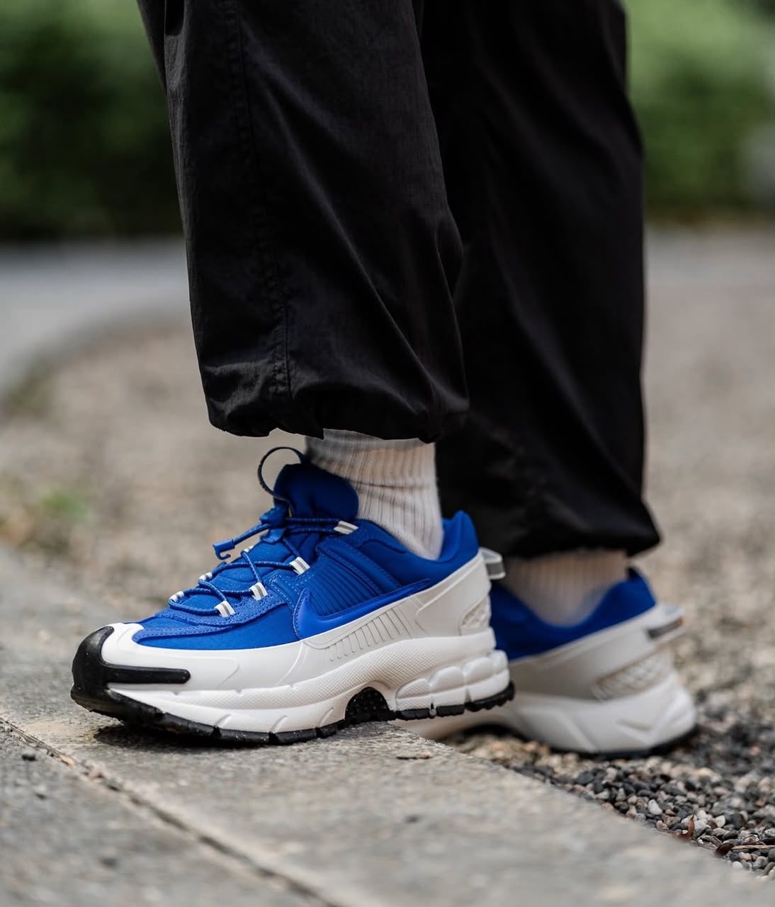 NIKE ZOOM VOMERO ROAM RACER BLUE