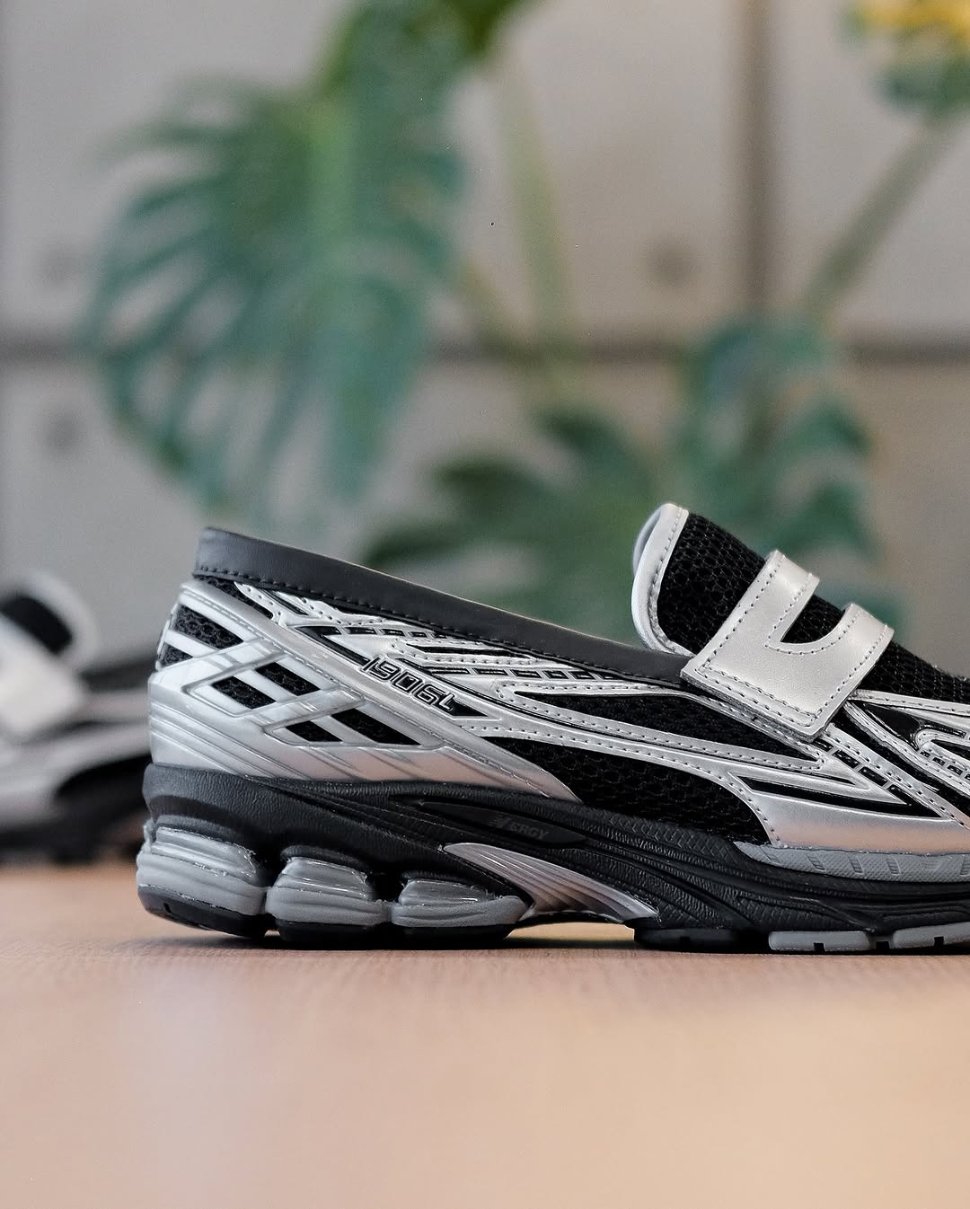 NEW BALANCE 1906L SILVER METALLIC