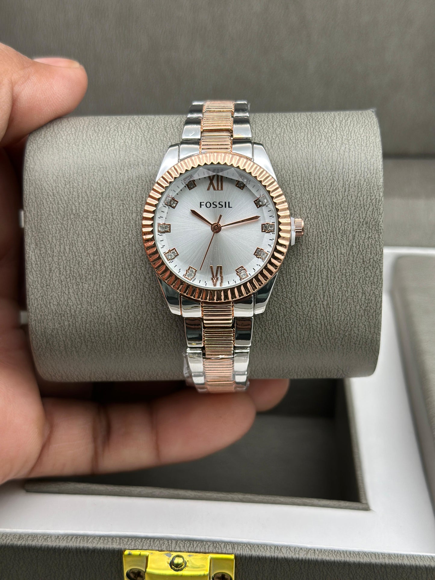 FOSSIL LADIES WATCH