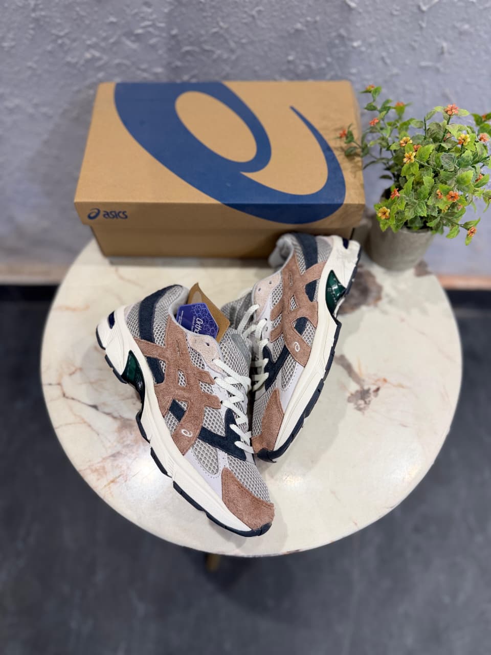 ASICS NYC GEL HAL STUDIO