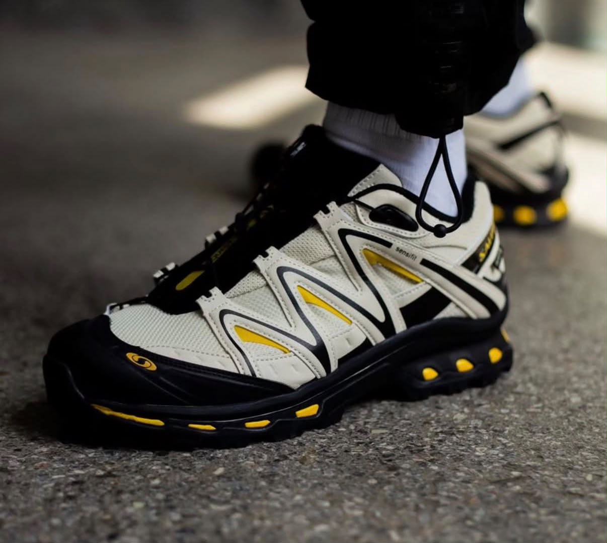 SALMON XT QUEST WHITE BLACK YELLOW