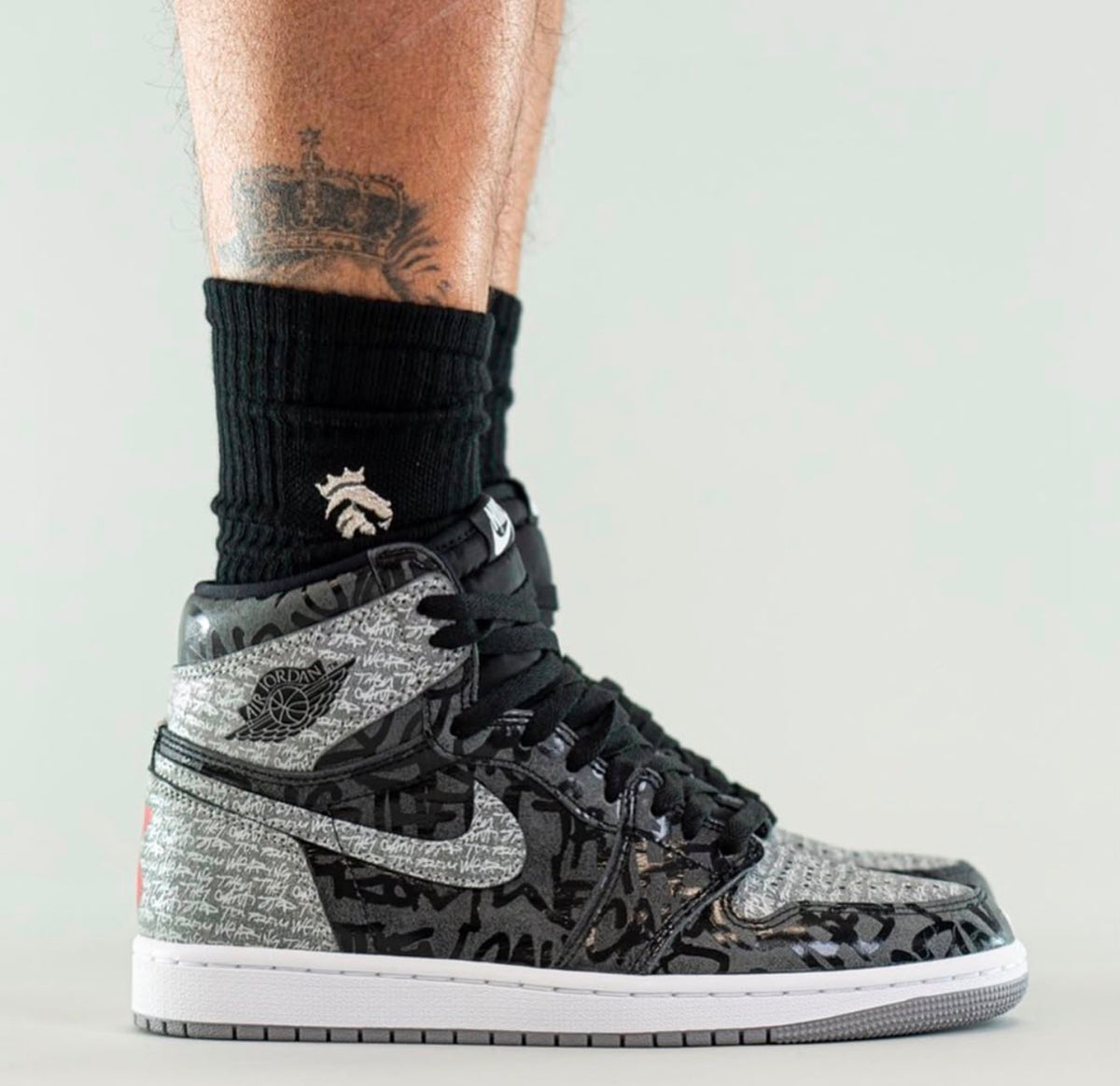 NIKE AIR JORDAN 1 HIGH OG REBELLIONAIR