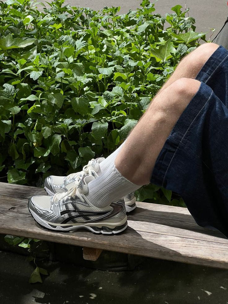 ASICS GEL KAYANO 14 CREAM BLACK / METALLIC PLUM