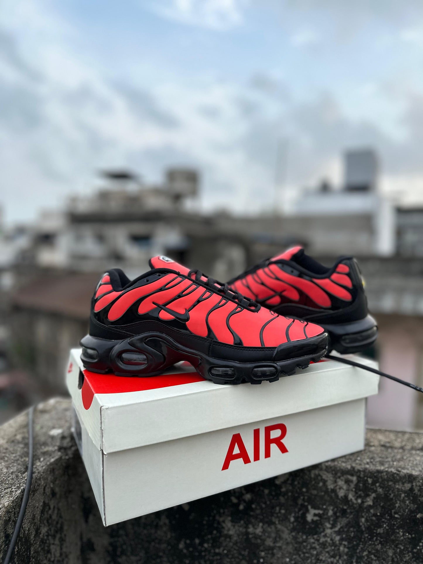 NIKE AIRMAX PLUS REFLECTS HEAT