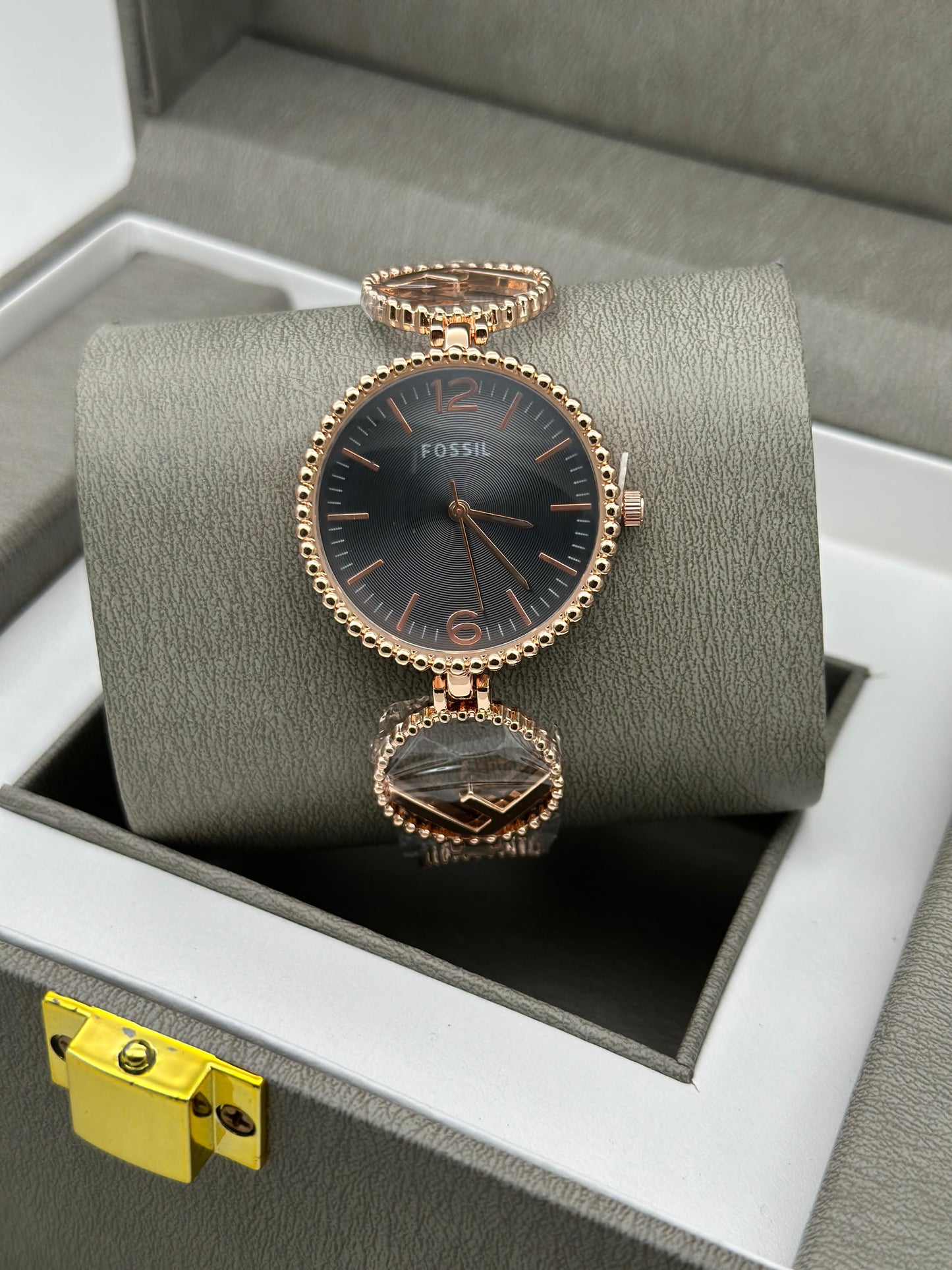 FOSSIL LADIES WATCH
