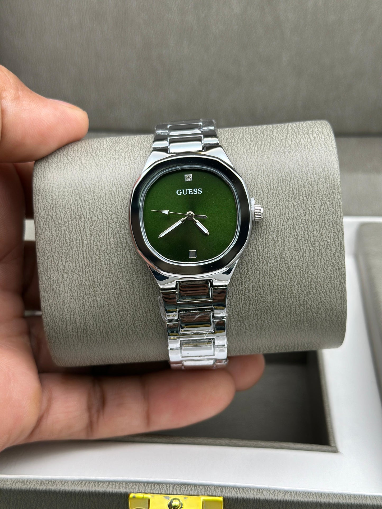 GUESS WATCH