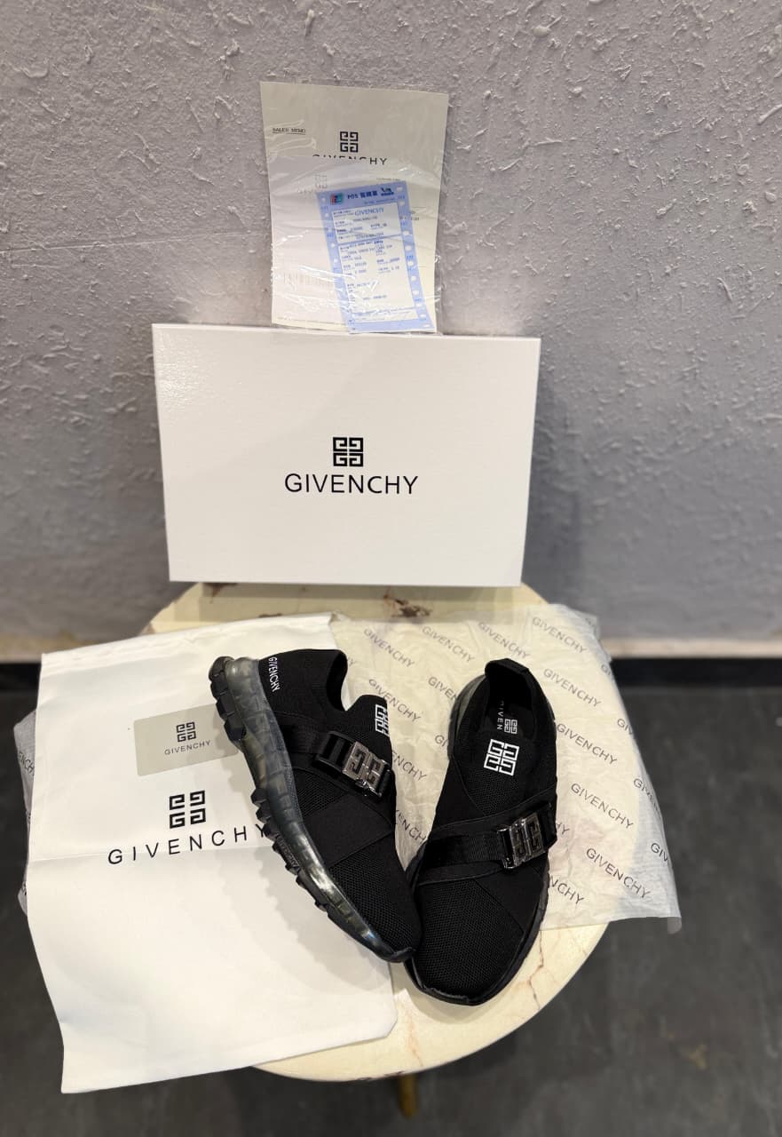 GIVENCHY PARIS BEIGE BUCKLE SNEAKERS