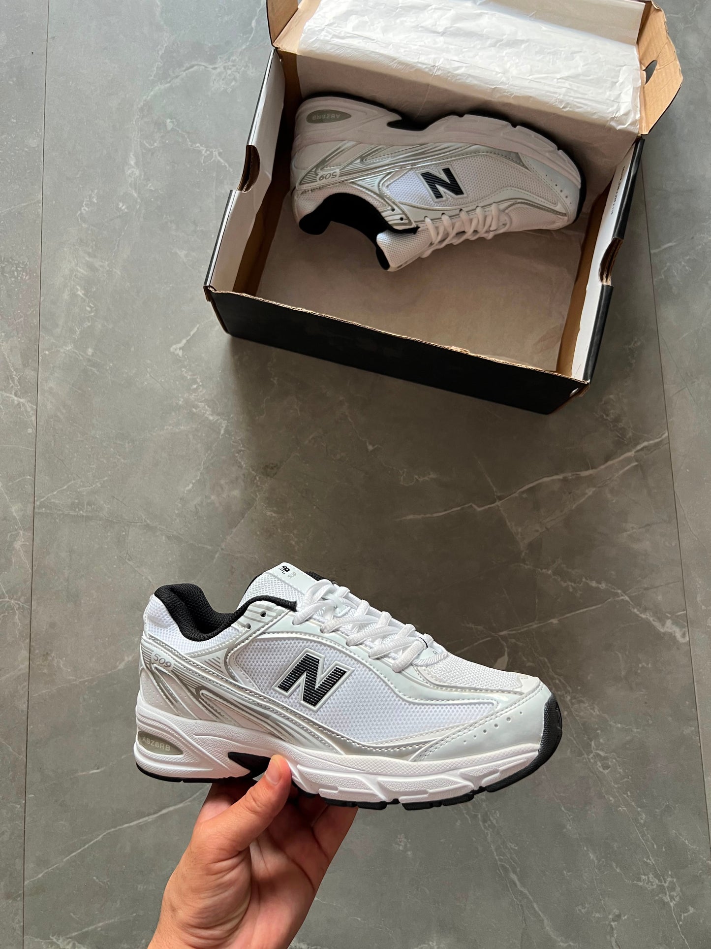 NEW BALANCE 509