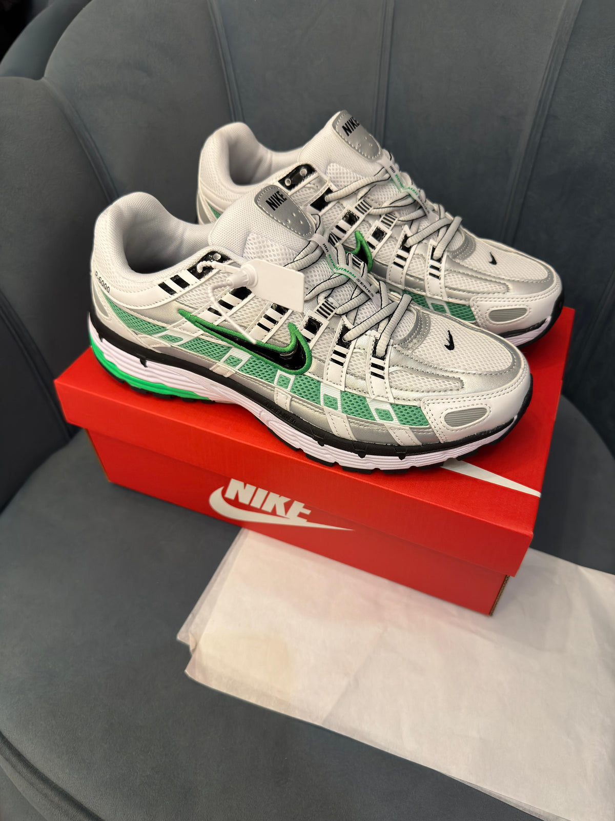 NIKE P 6000 TRAINER METALLIC GREEN