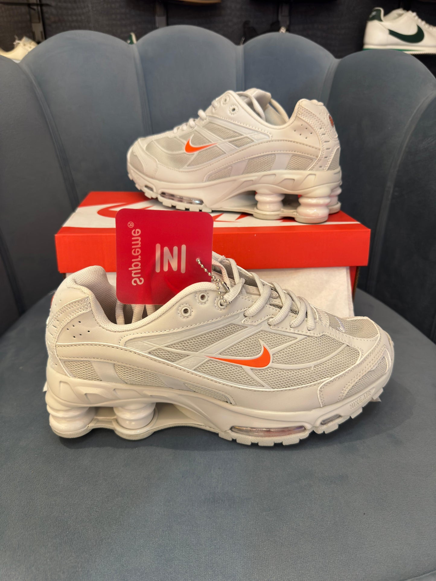 NIKE SHOX WHITE 2025