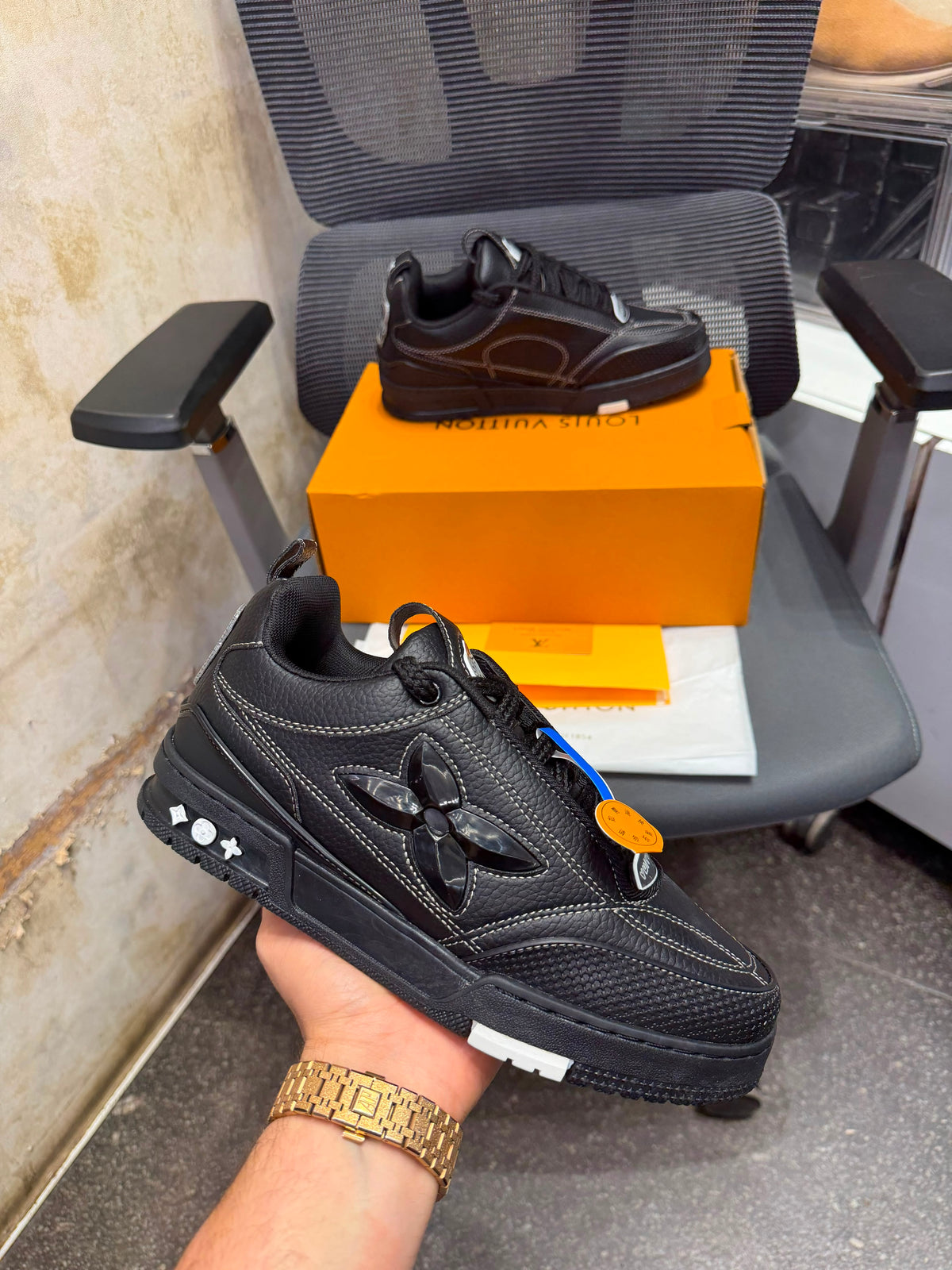 LOUIS VUITTON SKATE SNEAKERS OVERSIZED FLOWER BLACK