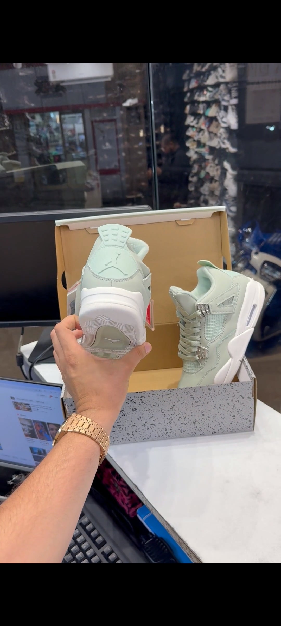 AIR JORDAN 4 ABUNDANCE