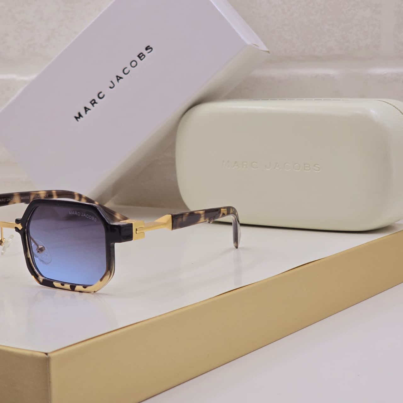 MARC JACOBS SUNGLASS