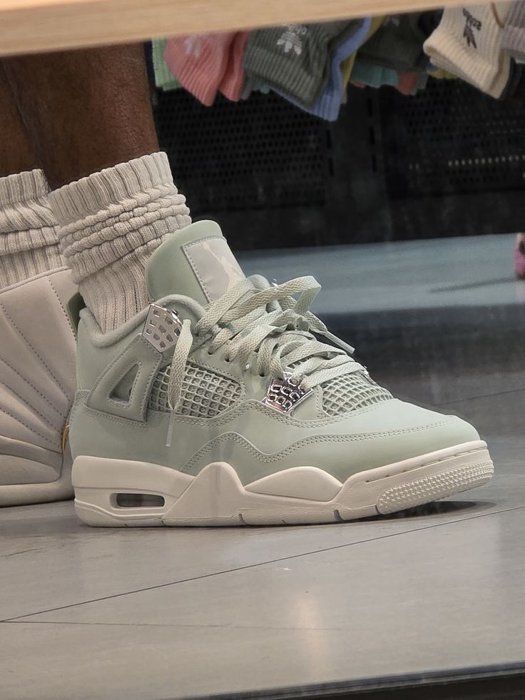 AIR JORDAN 4 ABUNDANCE