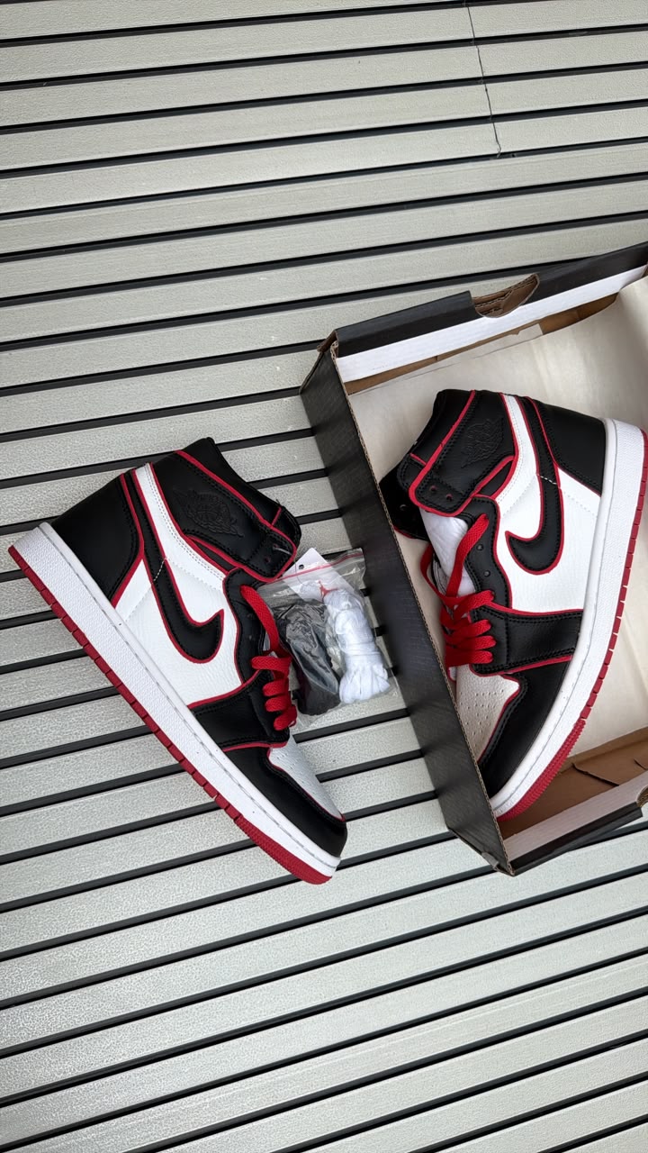 NIKE AIR JORDAN ONE RETRO HIGH OG BLOODLINE