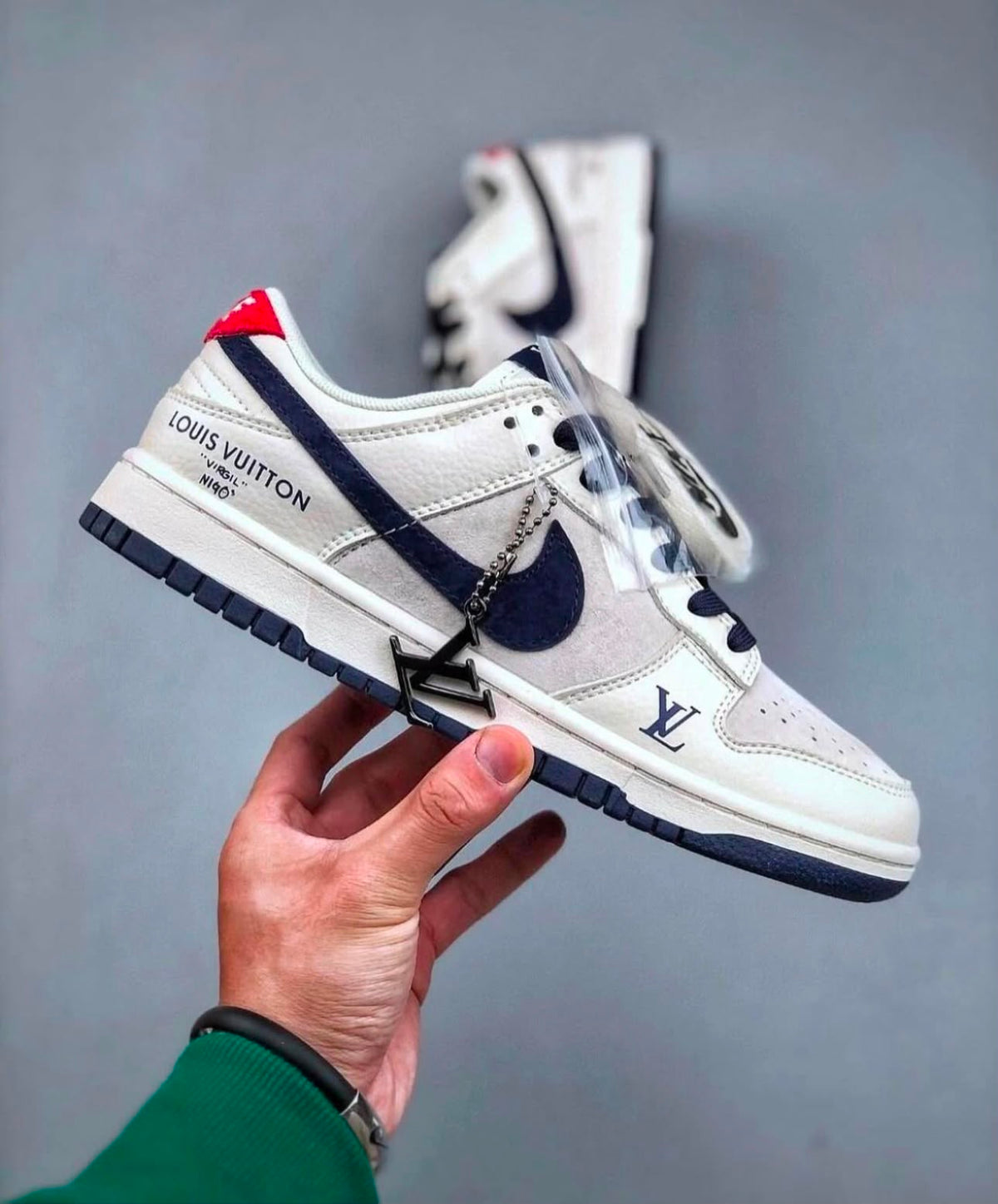 LOUIS VUITTON X NIKE SB DUNK LOW NAVY