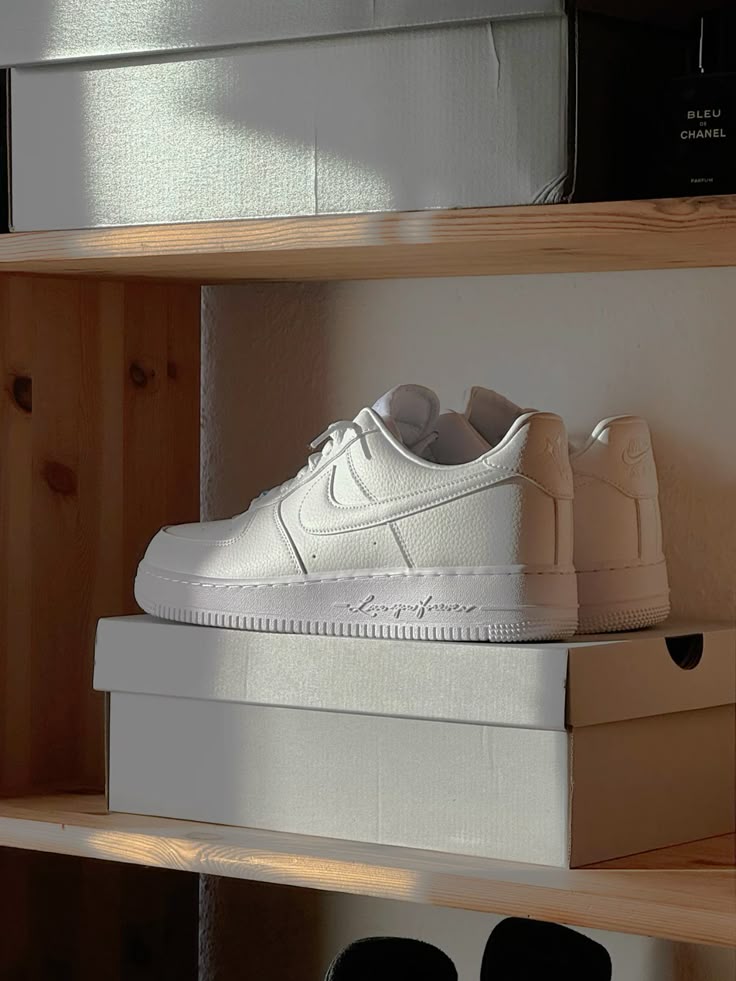 NIKE AIRFORCE 1 LOW X NOCTA