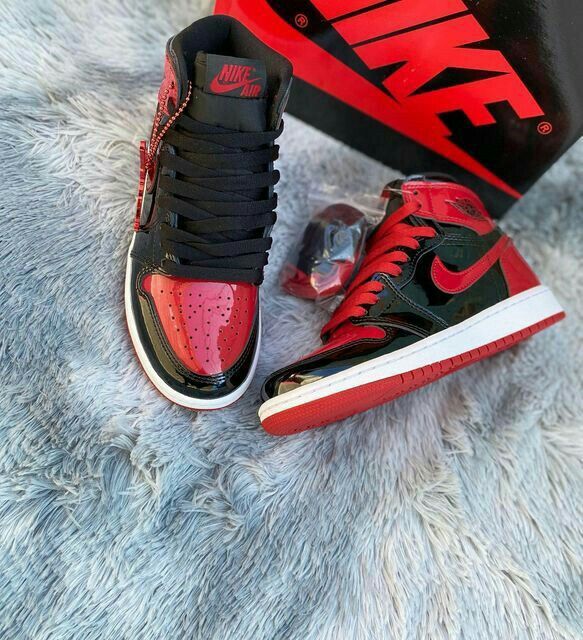 AIR JORDAN 1 HIGH PATENT BRED U.A
