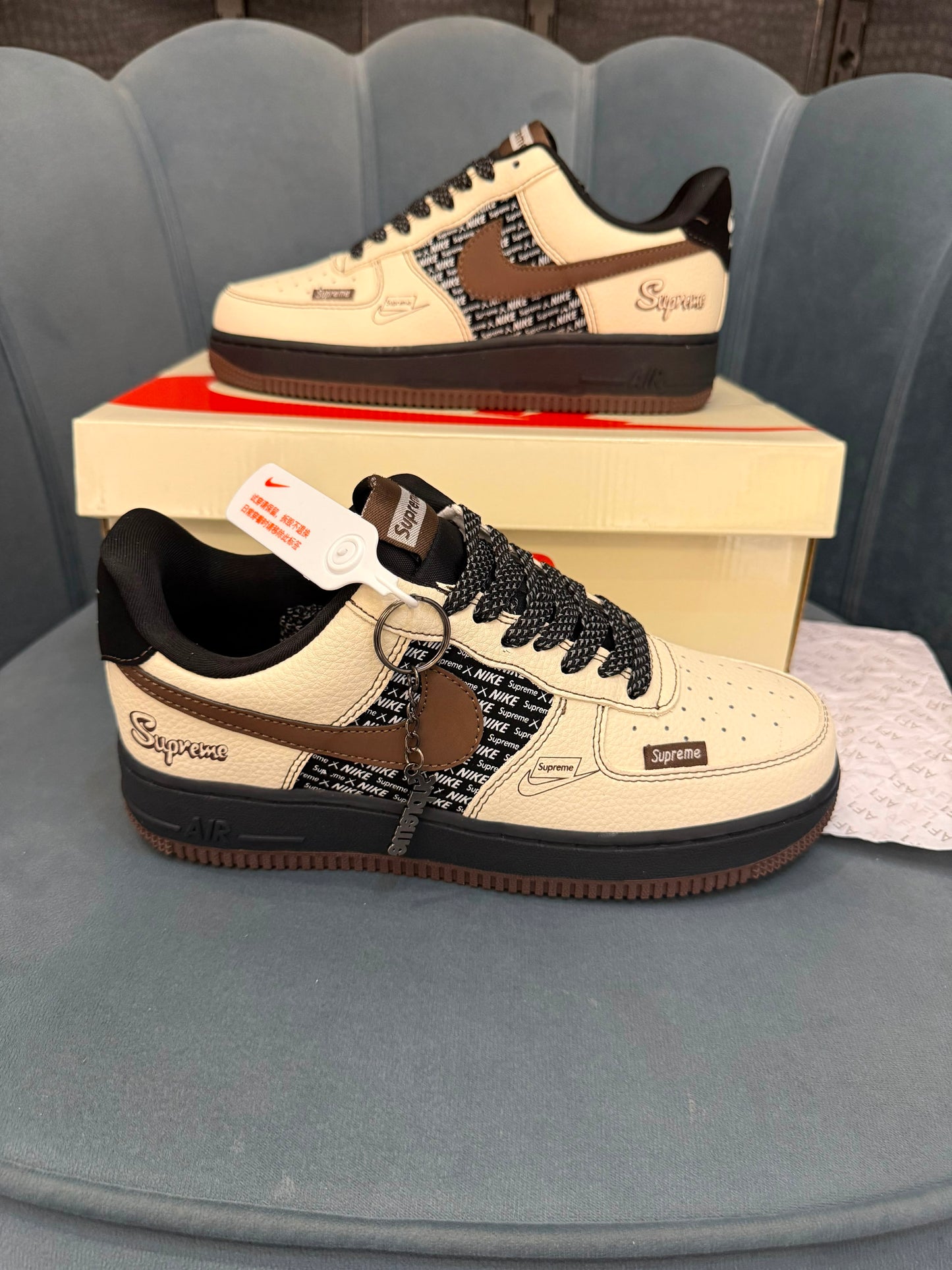 NIKE AIRFORCE X SUPREME 2026