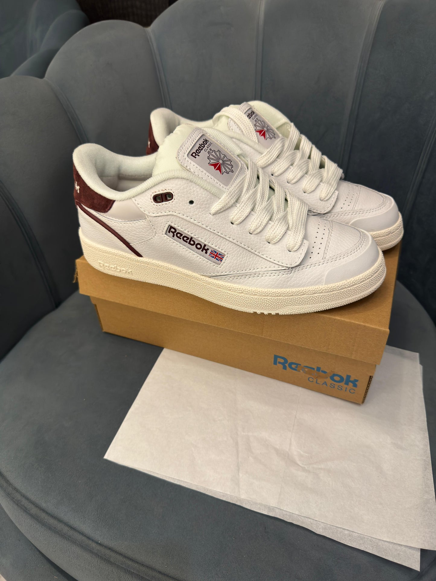 REEBOK CLASSIC WHITE WINE
