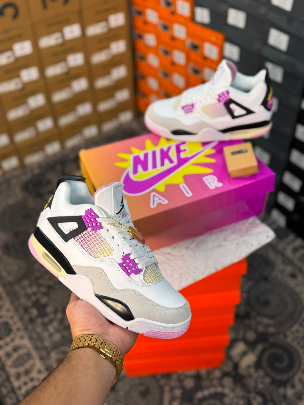 NIKE AIR JORDAN 4 RETRO COMIC