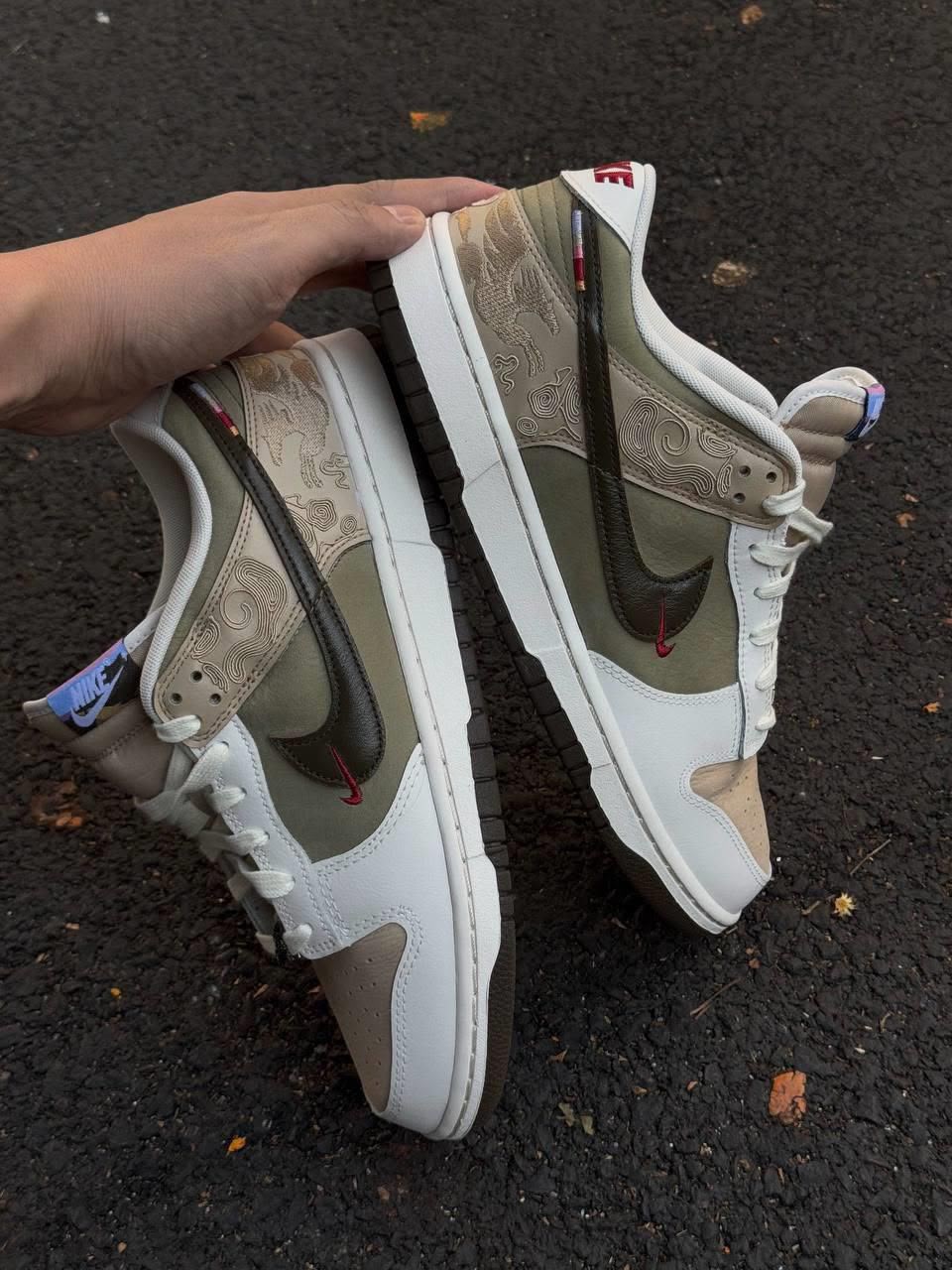 NIKE DUNK LOW SE RETRO LNY YEAR OF THE HORSE