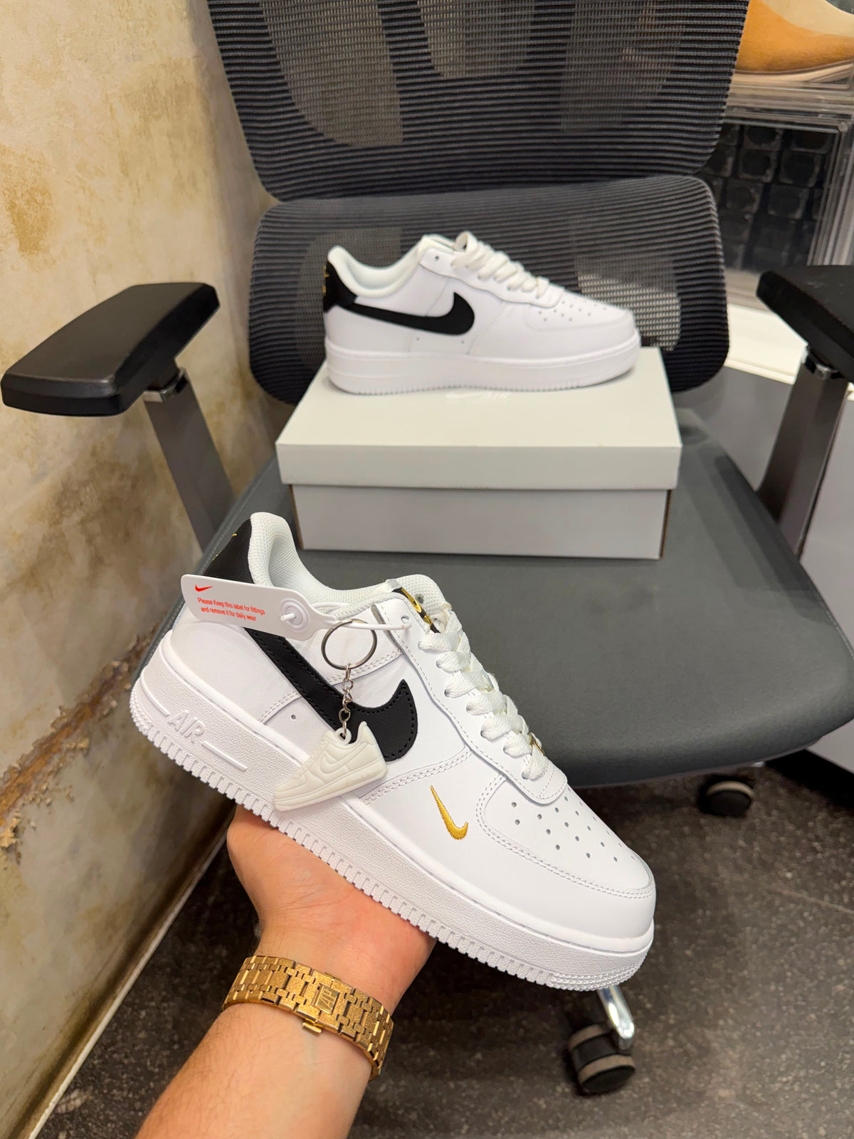 NIKE AIR FORCE 1 LOW 07 ESSENTIAL WHITE BLACK GOLD MINI SWOOSH