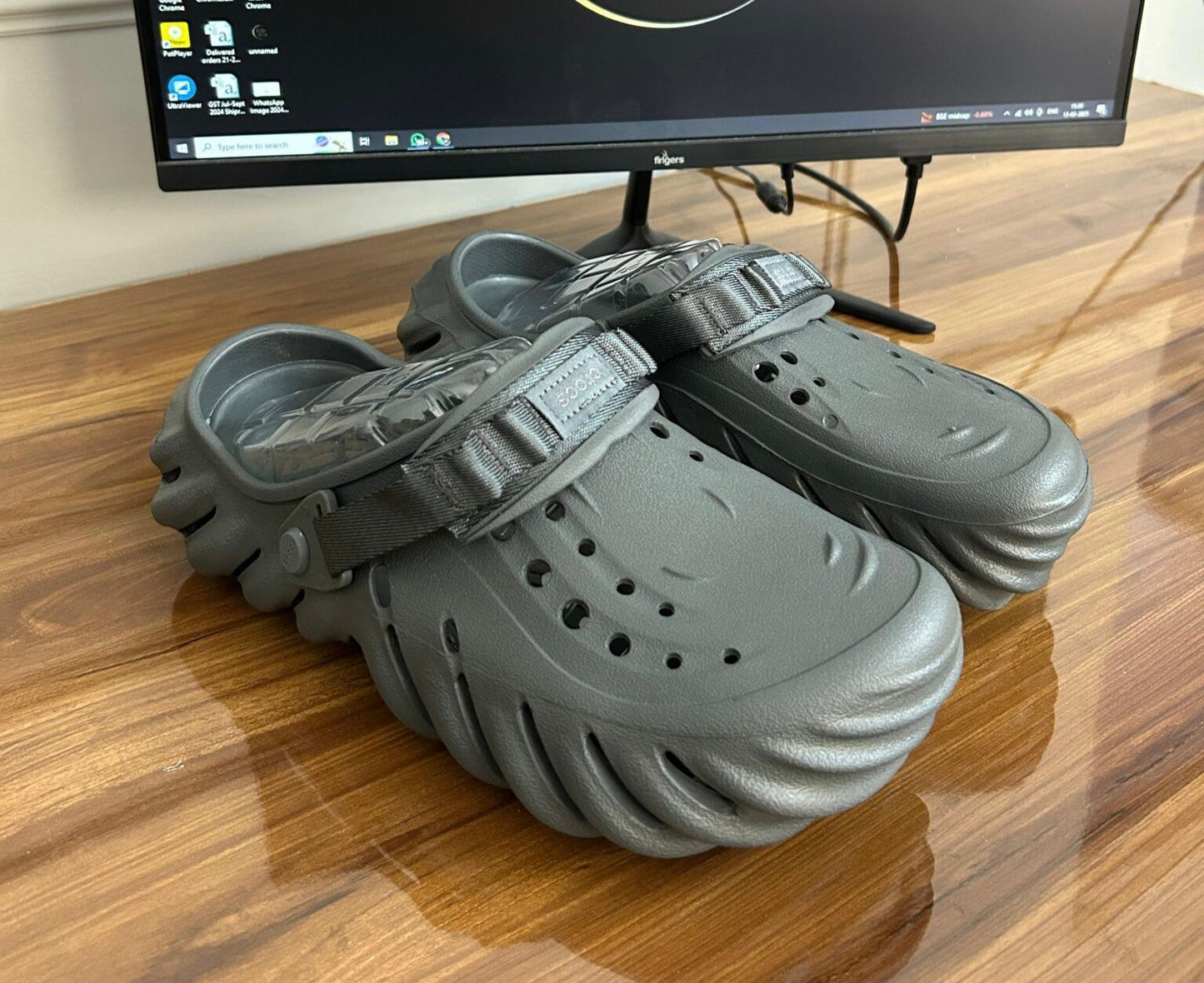 ECHO CROCS