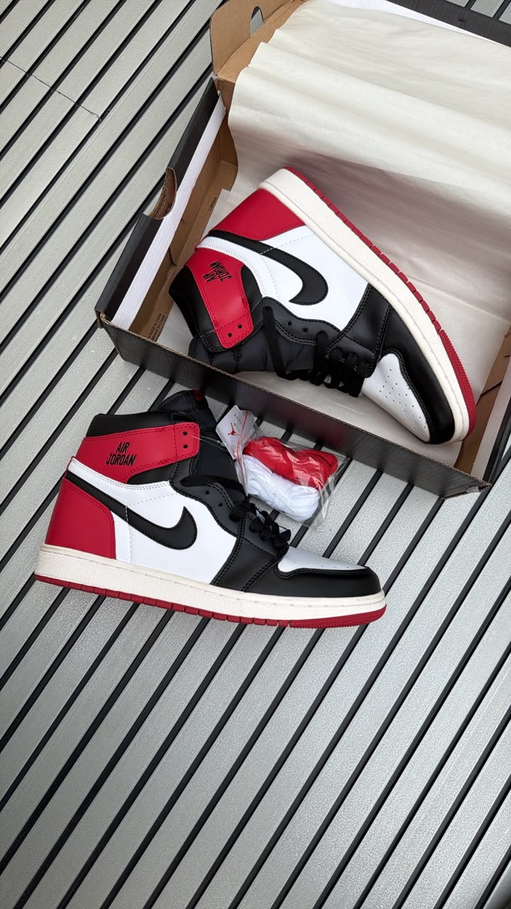 NIKE AIR JORDAN ONE RETRO HIGH OG BLACK TO REIMAGINED