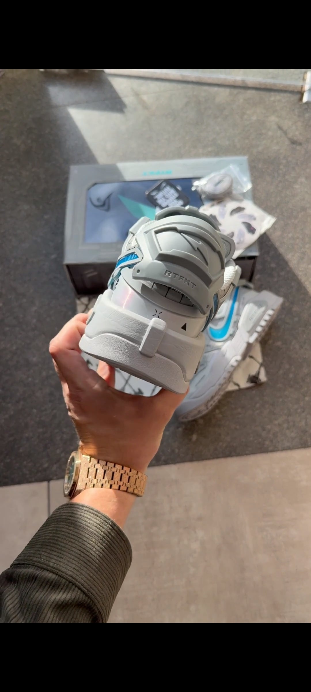 RTFKT X NIKE DUNK GENESIS