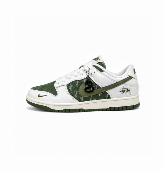 NIKE SB  DUNK STUSSY S WHITE ARMY GREEN 2025
