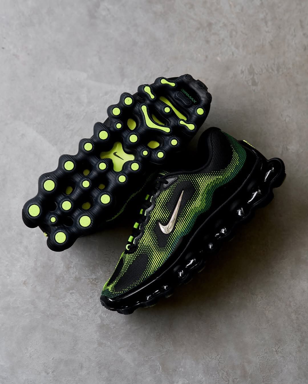 NIKE AIR LIQUID MAX POISON DART FROG AND TRIPLE BLACK