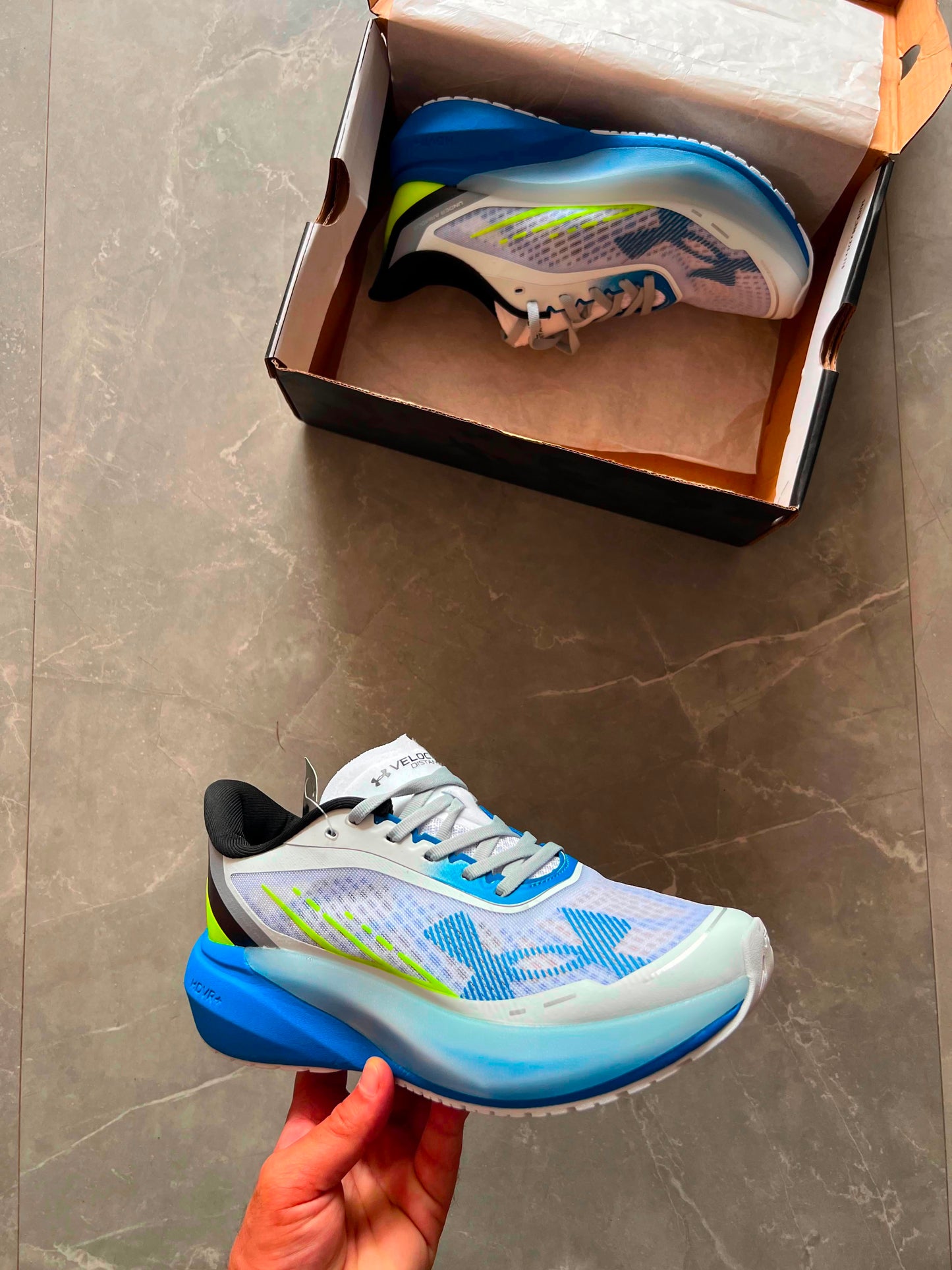 UNDER ARMOUR VELOCITI