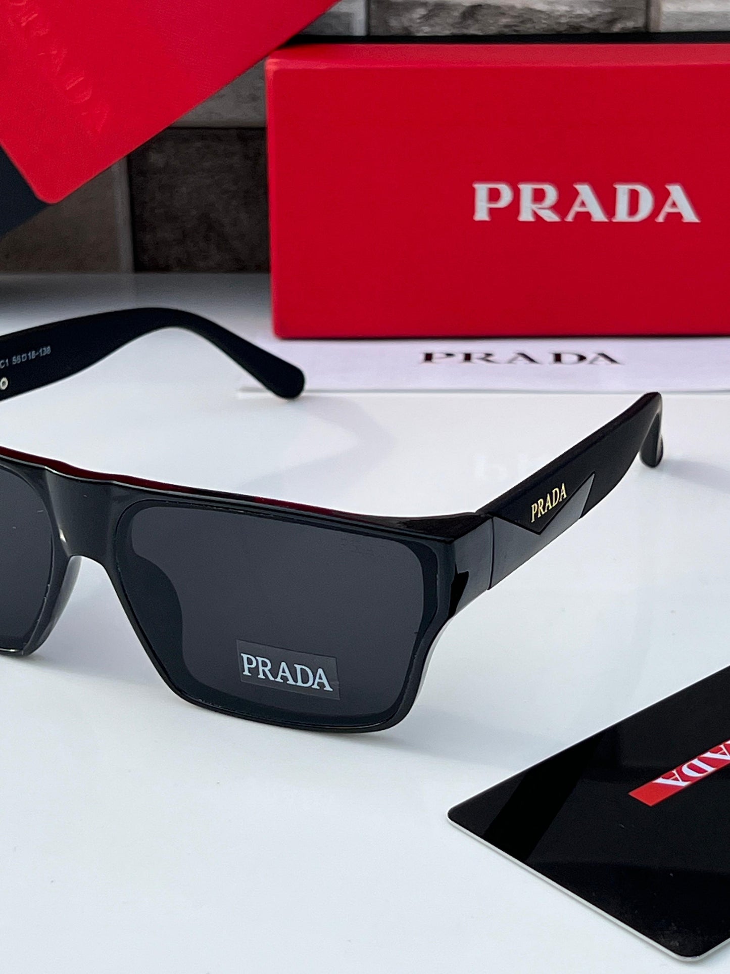 PRADA SUNGLASS