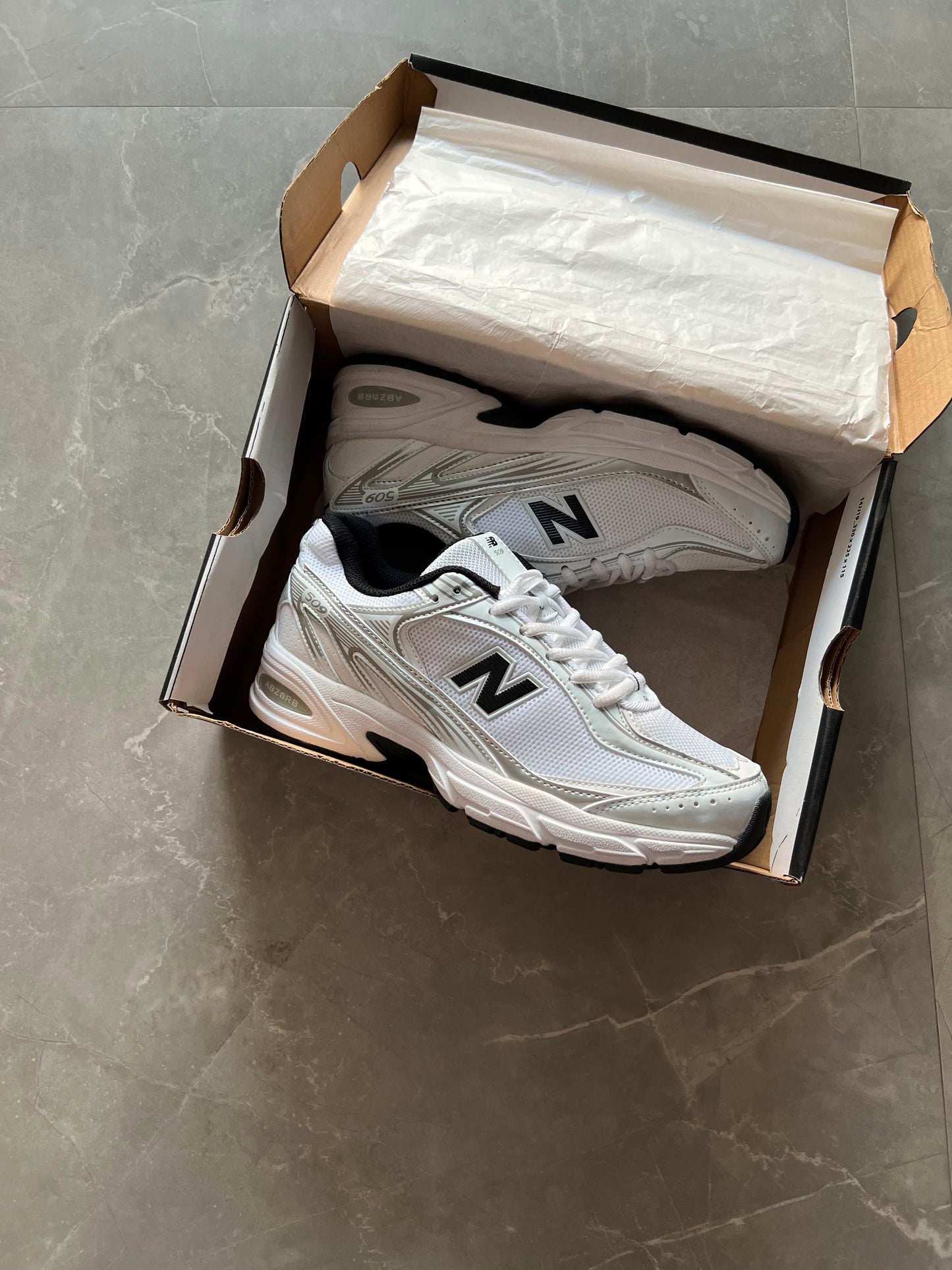 NEW BALANCE 509